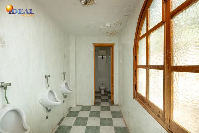 Terreno urbanizable, actualmente hay un restaurante. — 29