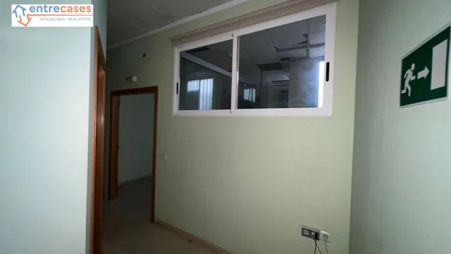 LOCAL COMERCIAL EN RICARDO PORTALES — 31
