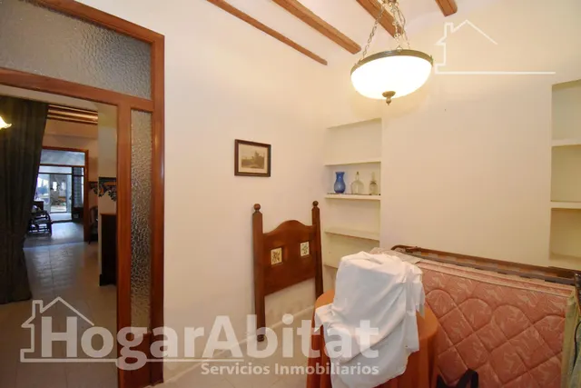 ¡Hazla a tu gusto! Gran casa para reformar con terraza y balcón, cerca del ayuntamiento — 48