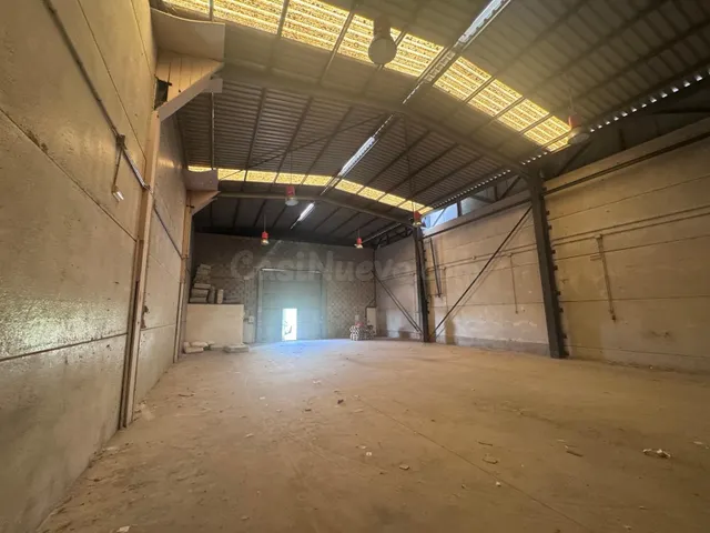 Nave industrial en esquina en Polígono Ronda Oeste - foto 2