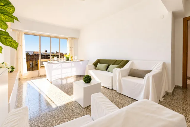 Piso con gran balcón en Avenida Burjasot — 11
