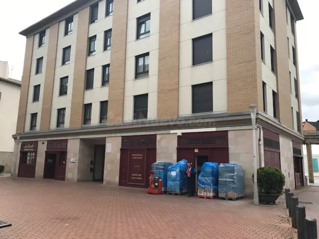 Local comercial en venta en c/ Yanguas y Miranda - foto 4