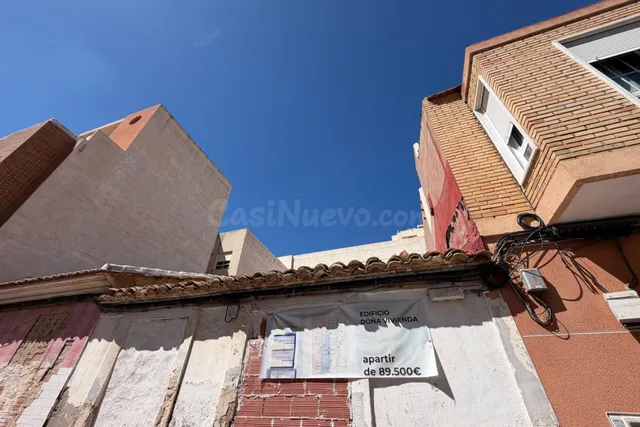 Solar urbano de 129 m2 con gran potencial de inversión en el - foto 5