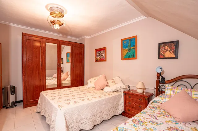Espectacular vivienda de más de 200 m2 con 4 dormitorios, 3 baños y gran azotea — 22