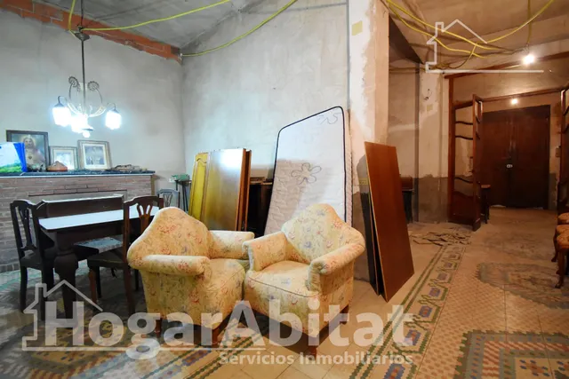 Gran casa de pueblo esquinera con trastero y terraza — 6