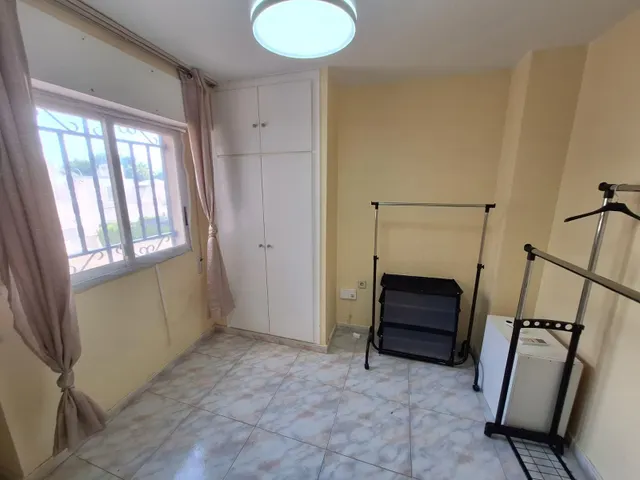 Amplio Quad en Torrevieja, Ideal para Reformar - €209,900 — 16
