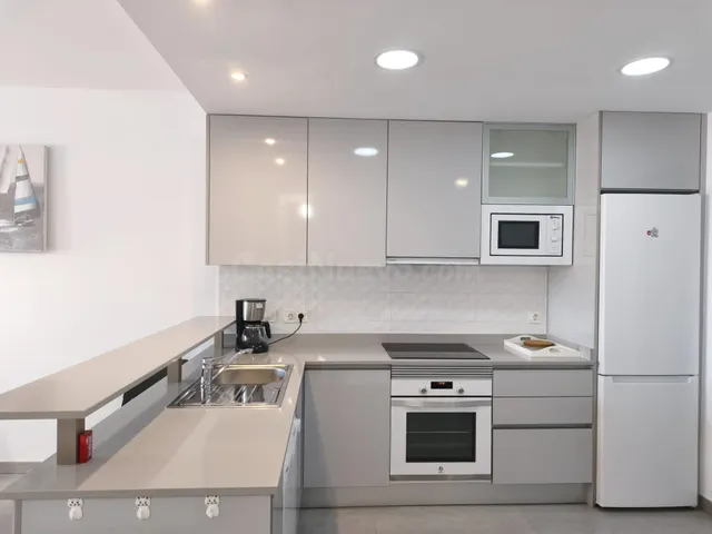 Amplio apartamento de 3 dormitorios a 600 metros de la playa y servicios — 7