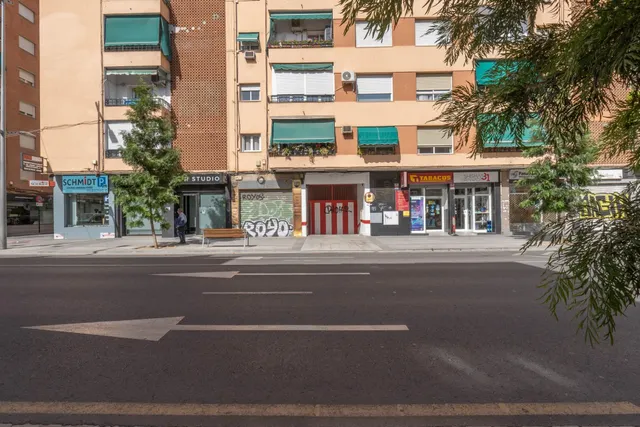 Alquiler plaza de aparcamiento para moto en Arabial — 35