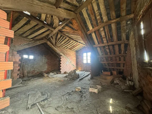 SE VENDE CASA DE PIEDRA PARA REFORMAR EN CUBILLOS DEL SIL — 18