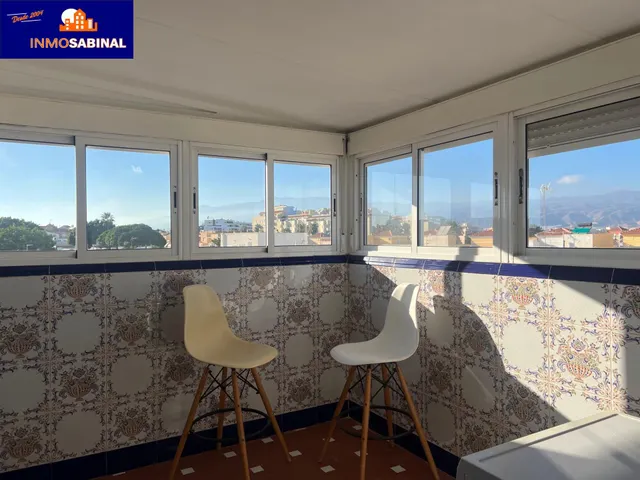 Impresionante Piso en Primera Línea de Playa en La Romanilla, Roquetas de Mar por €310.000 — 34