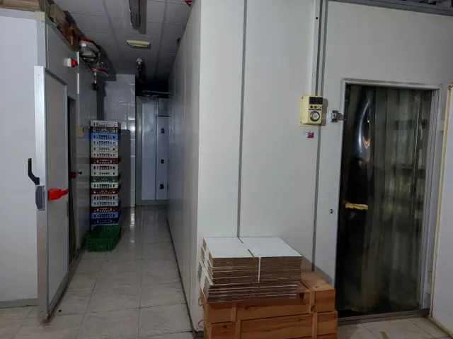 LOCAL ESQUINERO -AV. CATALUNYA- — 6
