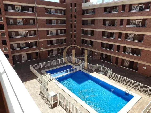Piso con terraza en Calle Almoradí, Torrevieja — 2