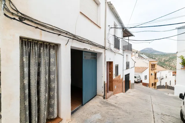 Casa reformada en Colomera lista para terminar a tu gusto — 2