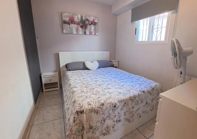 Chalet independiente de 4 habitaciones con piscina divida en dos plantas individuales — 34
