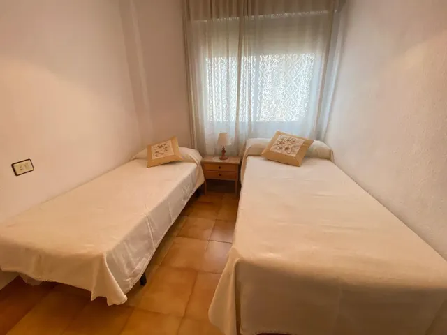 En lo pagan piso de 3 dormitorios buen estado — 15