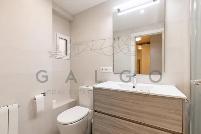 Comprar piso reformado con garaje junto a Plaza Xúquer — 25