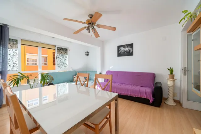 Venta cuarta planta 3 habitaciones sin ascensor Reyes Católicos — 9