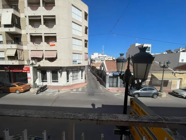 Amplio apartamento a reformar de 190m2 en el centro de Guard - foto 2