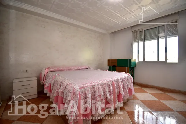 AMPLIA CASA CON GARAJE Y GRAN TERRAZA Y UNA SEGUNDA VIVIENDA — 16