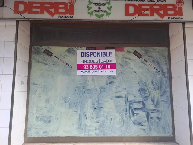 LOCAL EN VENDA BARRIO POBLE SEC — 4