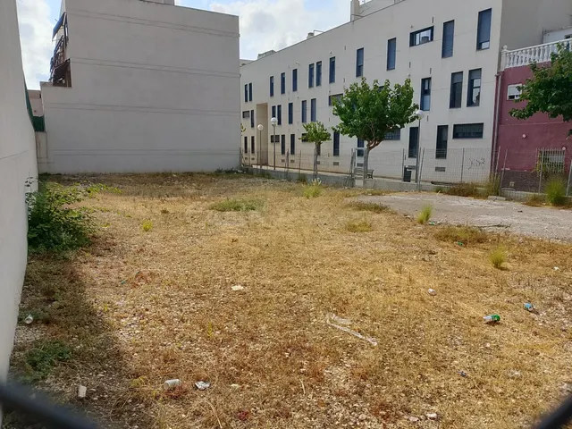 SOLAR EN ESQUINA, CON PROY. BASICO Y DE EJECUCIÓN DE RESIDEN - foto 5