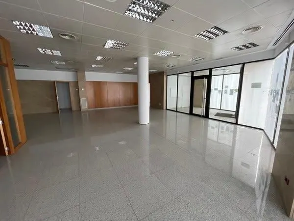 Oficina en Alquiler , en la zona de Juan Carlos I — 3