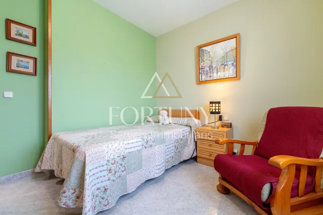 Casa en venta en calle Principal, Cabra del Camp. — 28