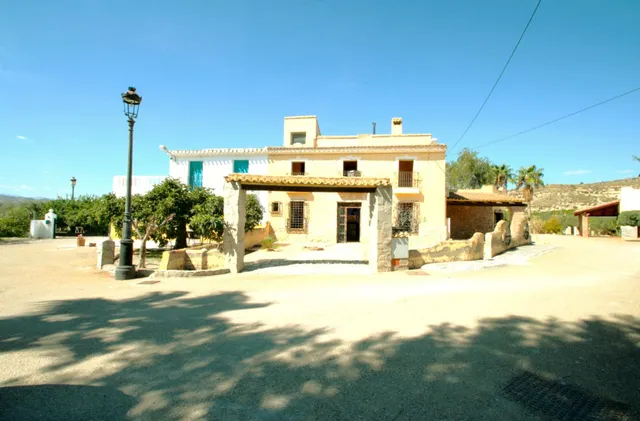 GRAN CASA RURAL EN EL VALLE DEL ALMANZORA - CANTORIA - foto 2
