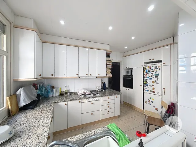 Amplio Piso en Sant Gervasi - La Bonanova, Ideal para Reformar — 41