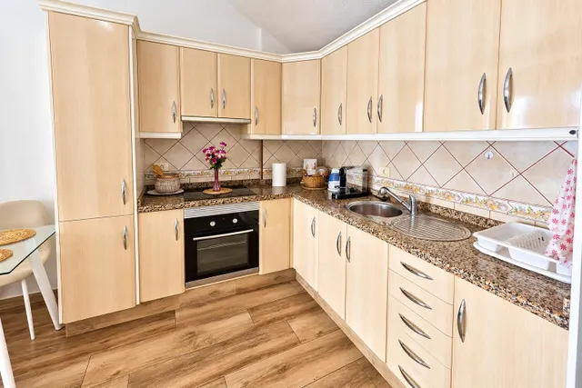 Apartamento con encanto de 1 dormitorio, buhardilla y terraza en Los Cristianos — 8