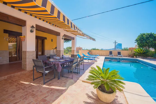 ▷Villa De Una Sola Planta con Piscina y vistas al Peñon en C