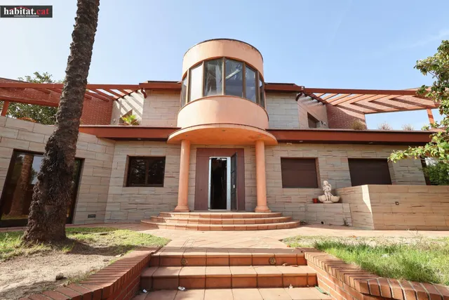Espectacular casa esquinera en el aragai - Vilanova i la Geltrú — 40