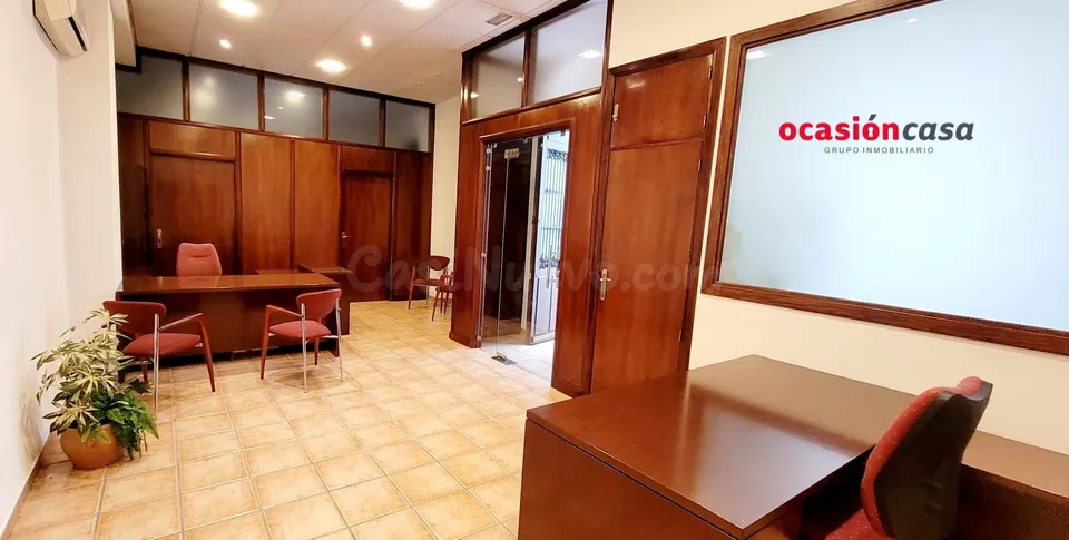 SE ALQUILA LOCAL COMERCIAL EN EL CENTRO