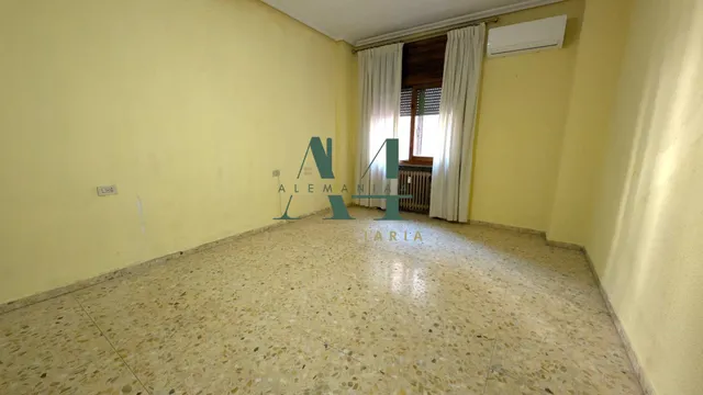 Amplio Piso en la Cruz de los Caídos - Oportunidad Única — 27