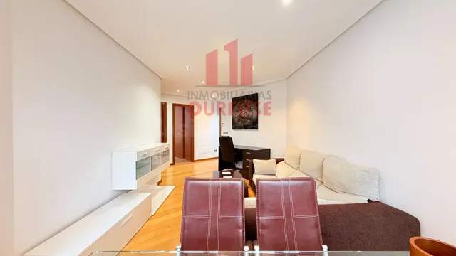 PRECIOSA VIVIENDA SEMINUEVA SITUADA EN O COUTO — 4