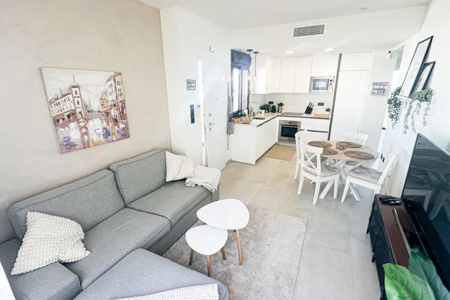 GRAN BUNGALOW EN TORREVIEJA: 3 HAB, 2 BAÑO — 8