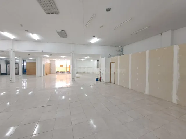 LOCAL COMERCIAL EN ZONA CENTRO - foto 2