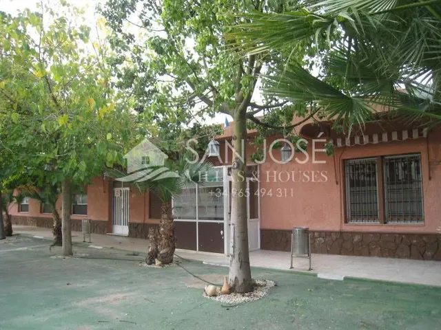 VENTA DE MOTEL EN ASPE DE 32 HABITACIONES, PRECIO NEGOCIABLE - foto 4