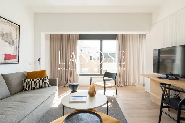 Acogedor piso de dos dormitorios, balcón y terraza comunitaria en alquiler en La Salut — 9