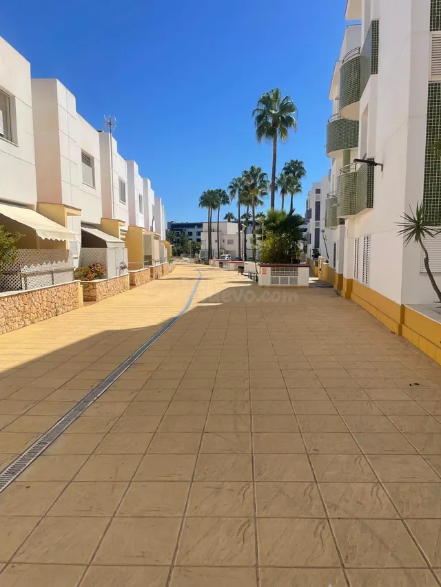 DUPLEX EN ALMERIMAR - foto 2