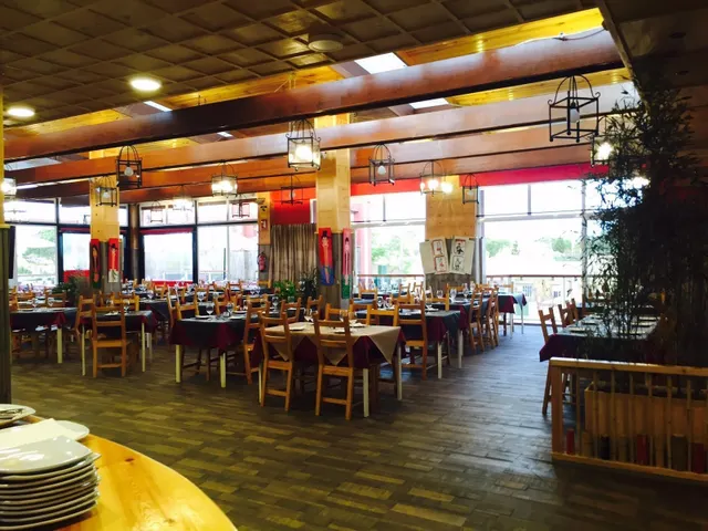 SE VENDE RESTAURANTE GRILL DE LUJO EN EL CENTRO DE CHICLANA 