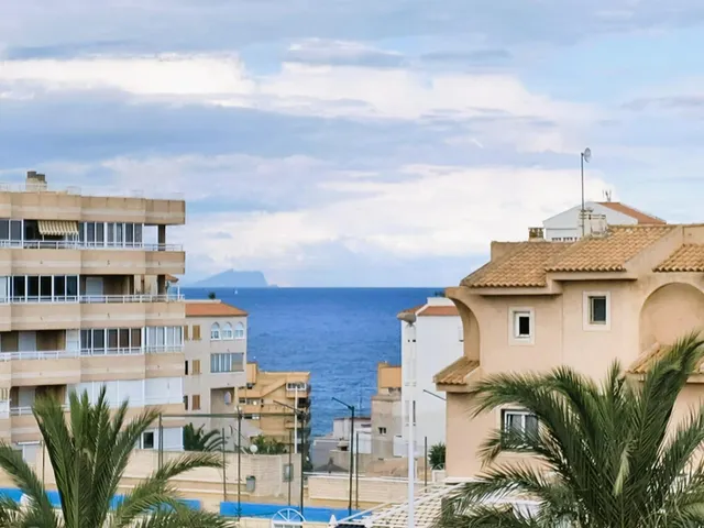 VENTA DE EXCLUSIVO BUNGALOW ÁTICO CON ESPECTACULAR TERRAZA — 11