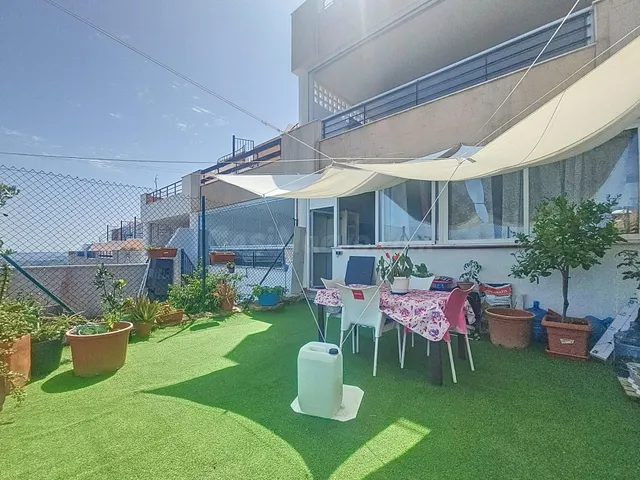 Precioso apartamento de 2 dormitorios con vistas al mar - foto 3