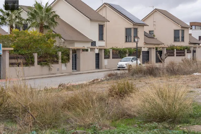 VENTA DE PARCELA EN LA URBANIZACIÓN CAÑADAS DEL PARQUE — 37