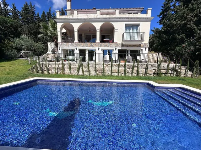 Chalet 6 habitaciones 592m² en venta - Marbella