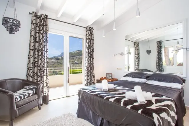 Lujosa casa familiar con hermosas vistas y privacidad — 21