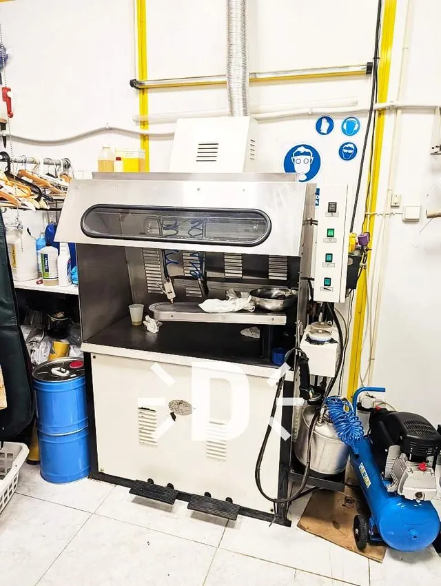 Traspaso de Tintorería Industrial en Torrent | Equipamiento Completo y Bajo Alquiler — 21