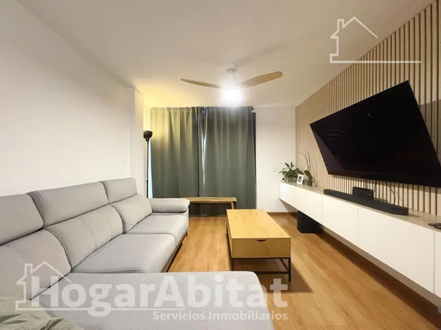 ¡Hogar de lujo! Amplio, sofisticado y reformado, con patio y garaje, todo amueblado — 25