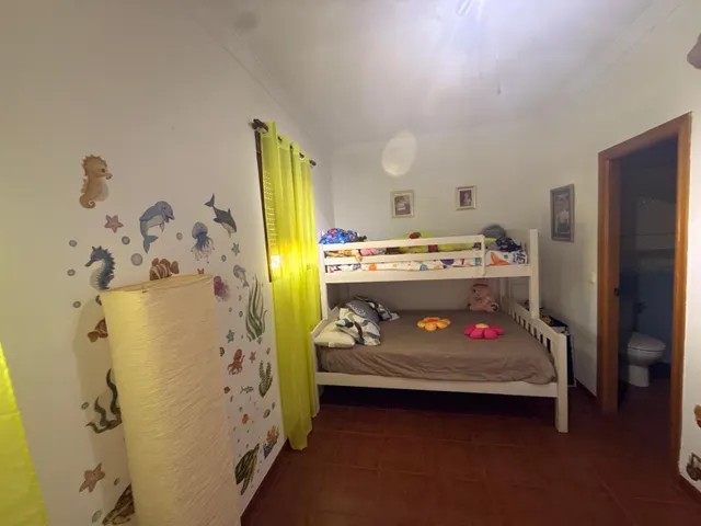 Amplia casa de dos plantas + buhardilla y azotea en santa cruz – a solo 15 minutos de Córdoba — 30