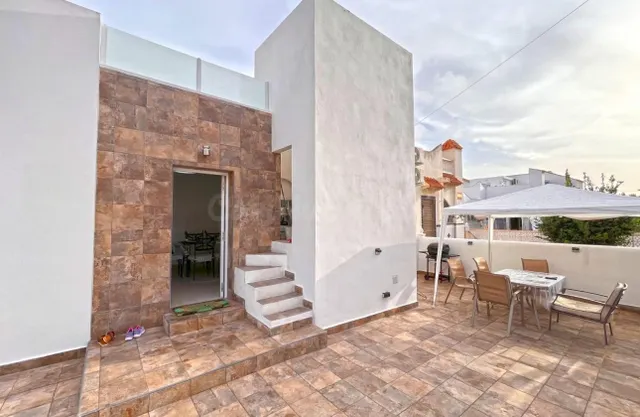 TOTALMENTE REFORMADO! CHALET SEMI-INDEPENDIENTE EN ORIHUELA 